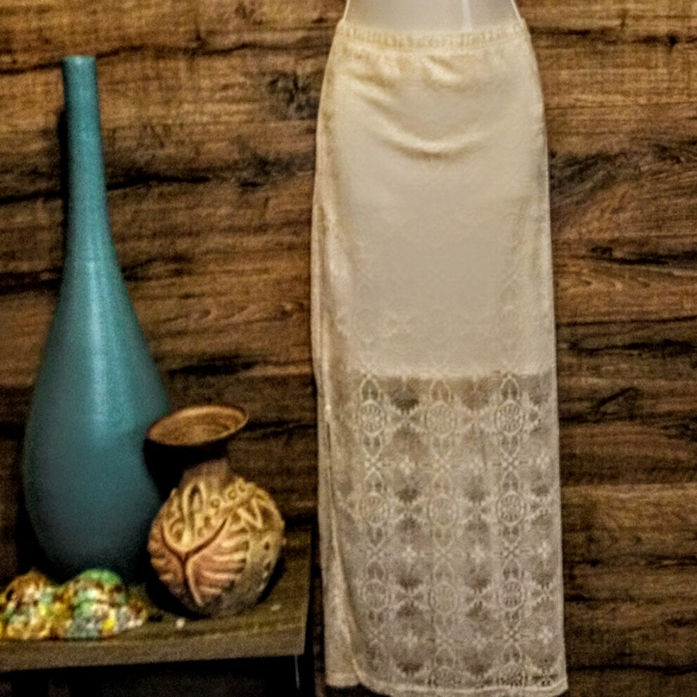 Bobby Brooks Skirt Size XL Maxi Lace Lined Slit - Picture 2 of 8